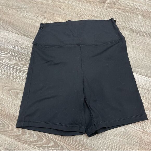 WeWoreWhat Bike Short in Black Slim Fit Sporty Shorts Summer - Picture 3 of 11